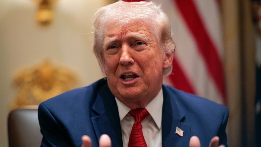 Donald Trump Sends New Threats to Iran