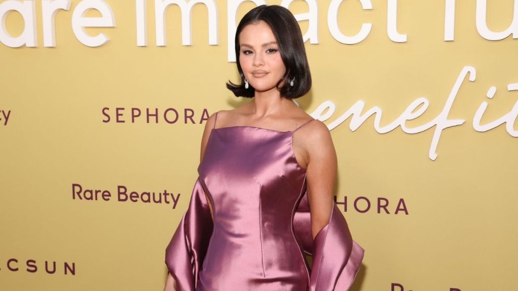 Selena Gomez's Crop Top Is Held by 2 Straps for Shopping Spree