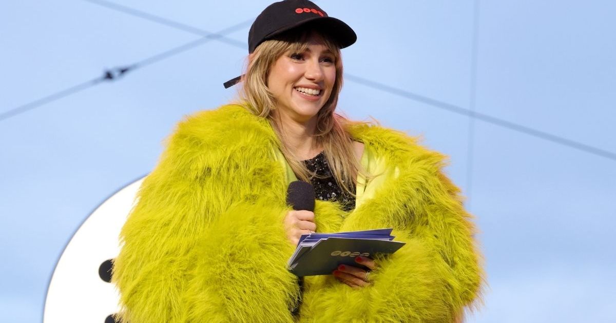 Suki Waterhouse Poses in Daring Bikini on Pool Floatie Amid New Music