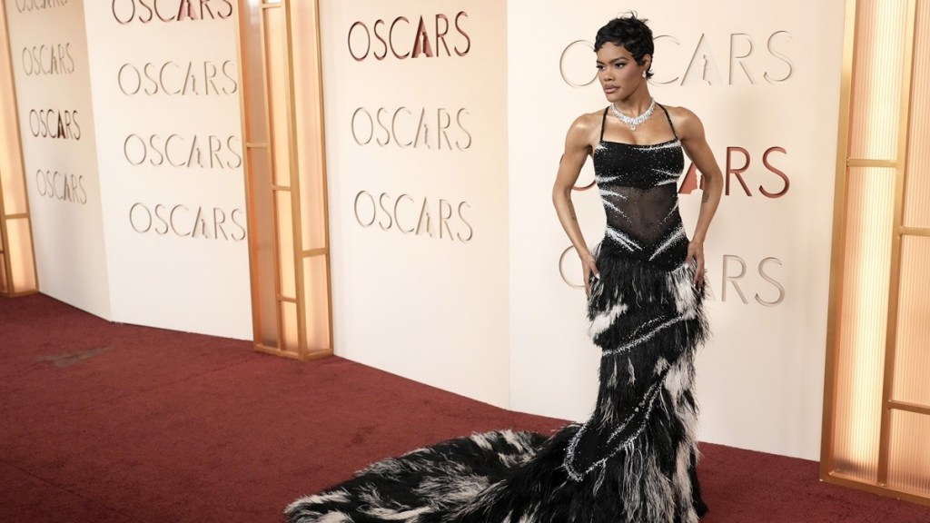 Teyana Taylor’s Thin-Strap Feather Dress Stands Out on the Oscars Carpet