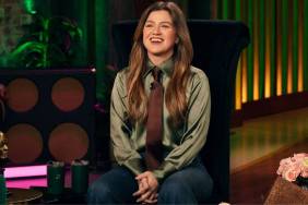 Kelly Clarkson’s Fully See-Through Nadine Merabi Pants Twin With a Blazer