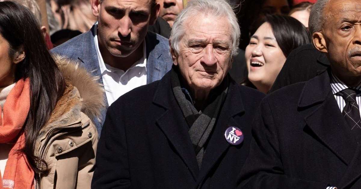 Robert De Niro Calls Donald Trump ‘Crazy’ During ‘No Kings’ Protest