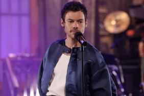 Harry Styles Puts ‘Queerbaiting’ Claims To Rest With a On-Air SNL Kiss