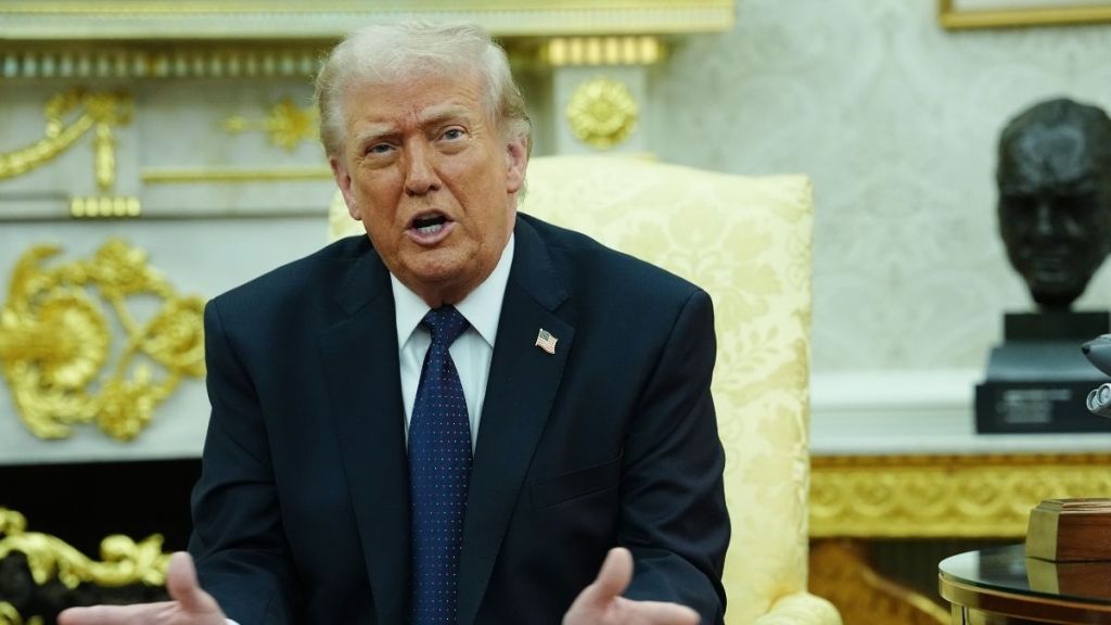 Jimmy Kimmel Jokes About Donald Trump's Neck Rash" 'Vampire Bite'