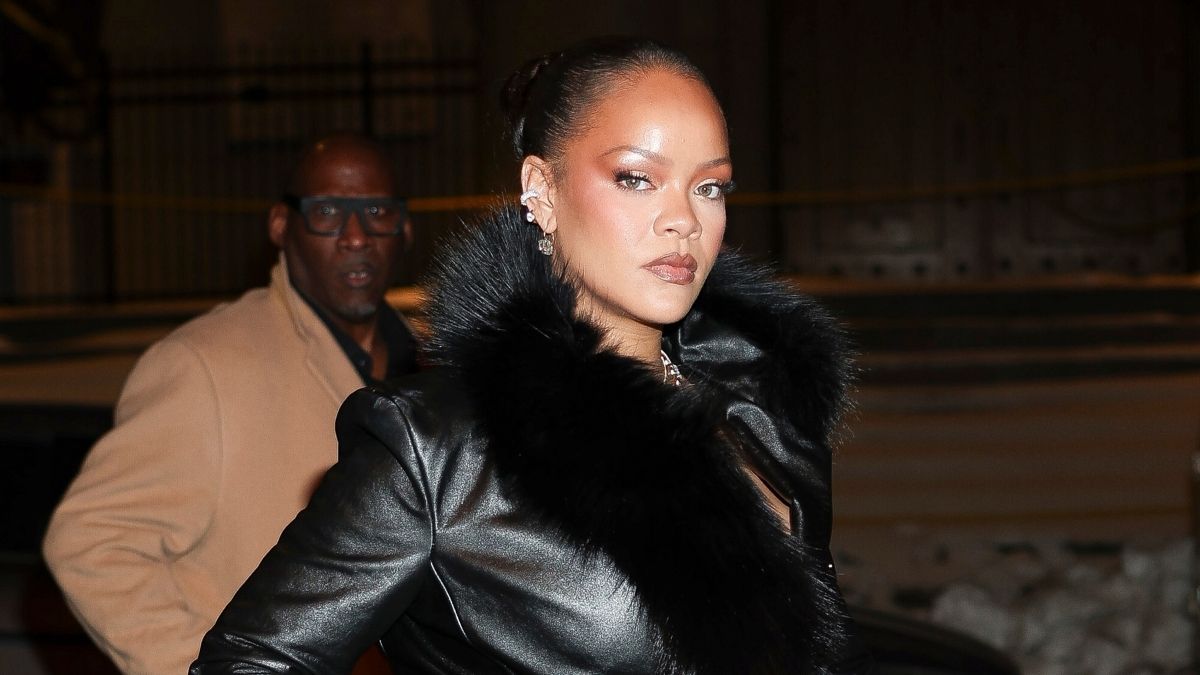 Rihanna Leaves Town After House Shooting - Report