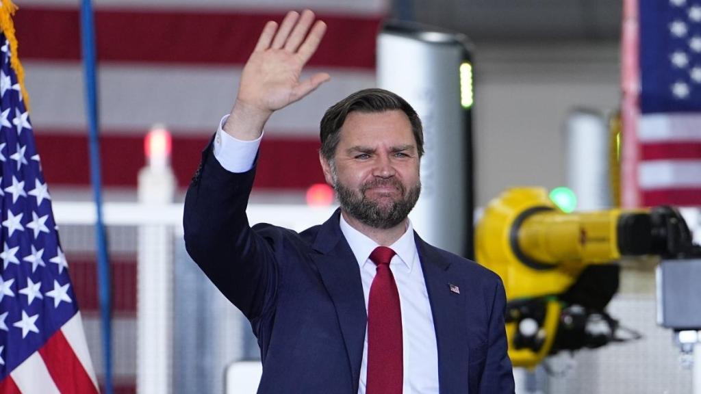 Top Chef Host Roasts JD Vance's Meal for His Wife