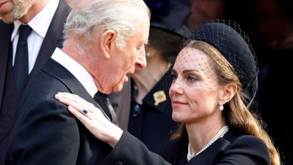 Kate Middleton Feels 'Knifed in the Back' by King Charles — Source