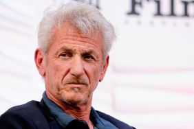 Sean Penn Awarded Unique Oscar Crafted From War-Damaged Metal in Ukraine