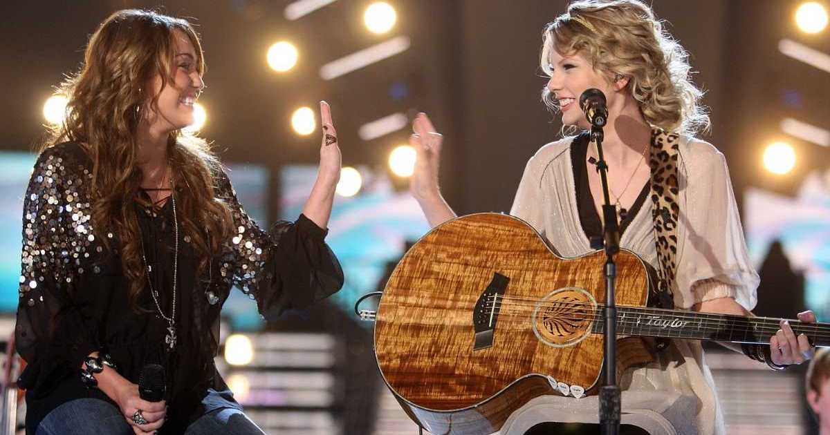 Taylor Swift & Miley Cyrus Show There’s ‘No Shade’ at iHeartRadio Awards