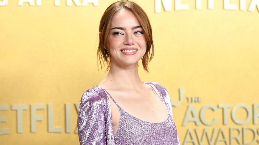 Emma Stone's Louis Vuitton Dress for Actors Awards Is Simple Yet Beautiful