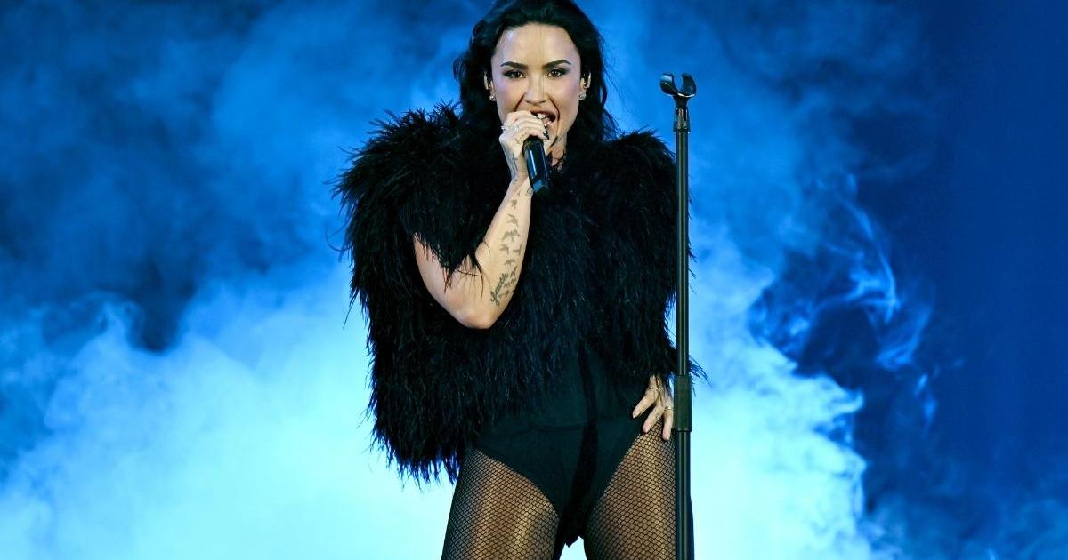 Demi Lovato’s Miniskirt Look Comes With a Daring Slit After Award Show