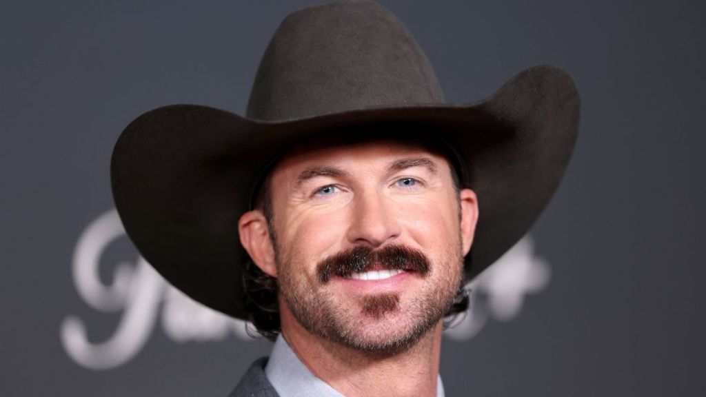 Riley Green Goes Off Stage After Fan Throws Phone at Him