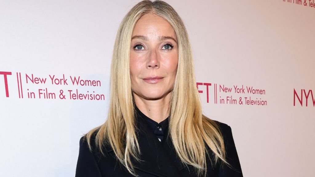 Gwyneth Paltrow Goes Chic in Gwyn's Skirt Suit With Hermes Bag