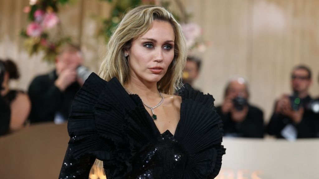 Miley Cyrus' Roberto Cavalli Top Is So See-Through & Perfectly Fringed