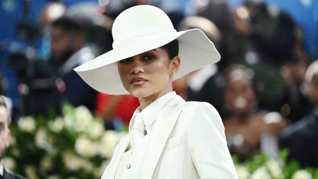 Zendaya Does Oversized Looks Justice in The Row Fit for Photoshoot