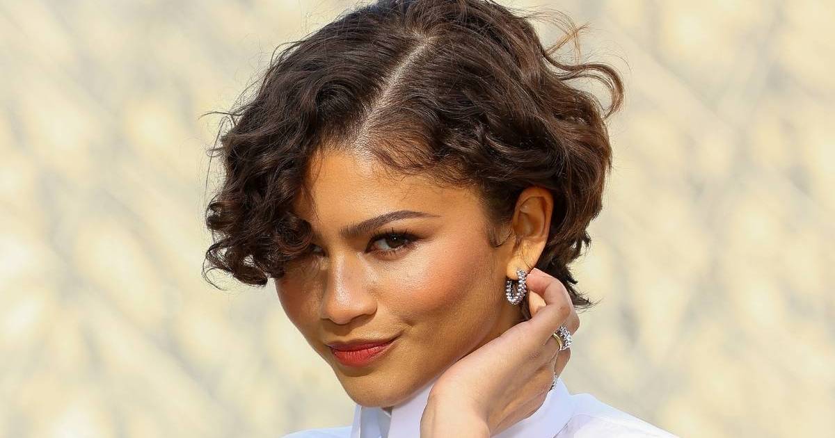 Zendaya Adds Sneaky Nod to Tom Holland to The Row Shirt & Jeans Look