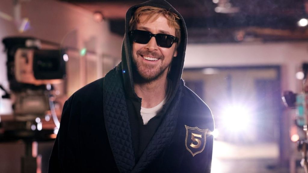 Ryan Gosling's SNL Promo Has Fans in Chokehold: 'Perfect'