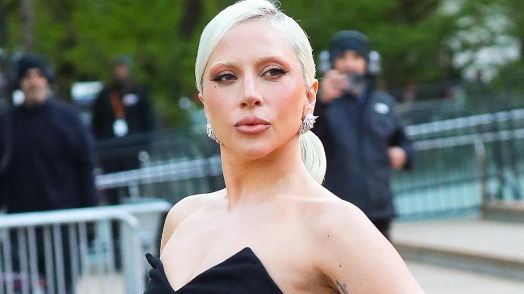Lady Gaga Goes Statuesque in Strapless Gown at the Devil Wears Prada 2 Premiere