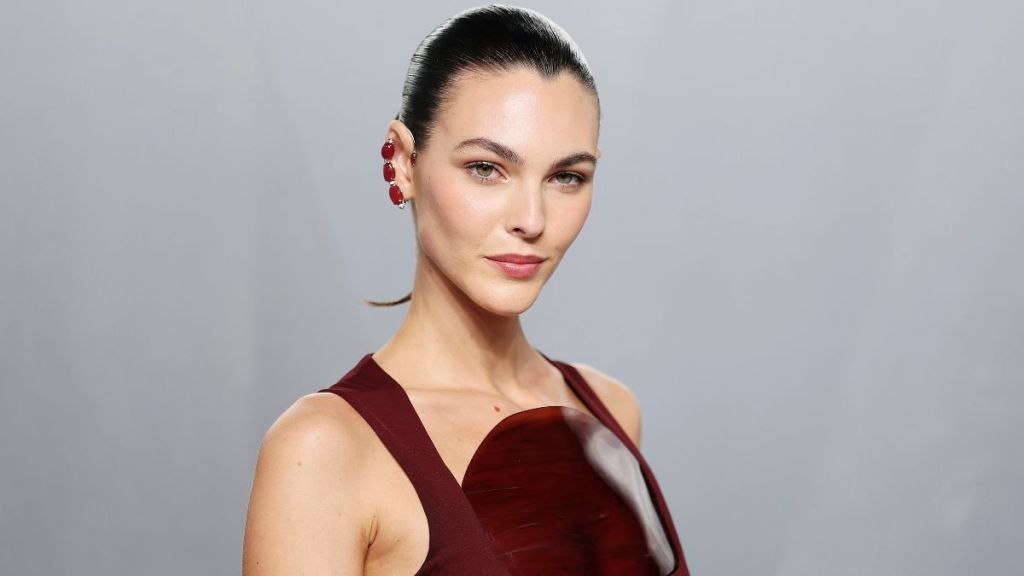 Vittoria Ceretti's Gym Fit Features Drooping Trousers After Oscars