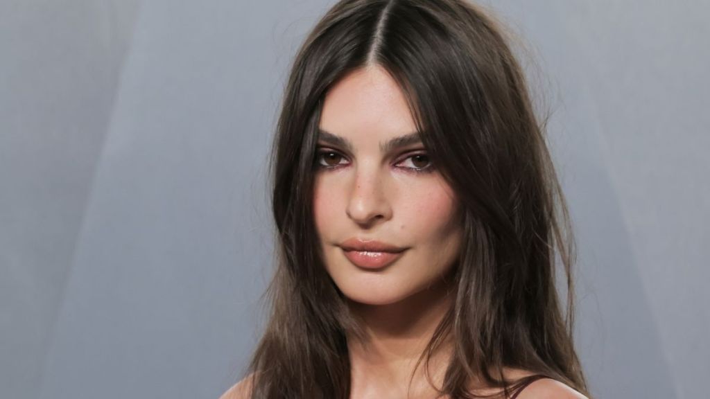 Emily Ratajkowski Goes Bold in Bathrobe-Only Photo for Latest Post