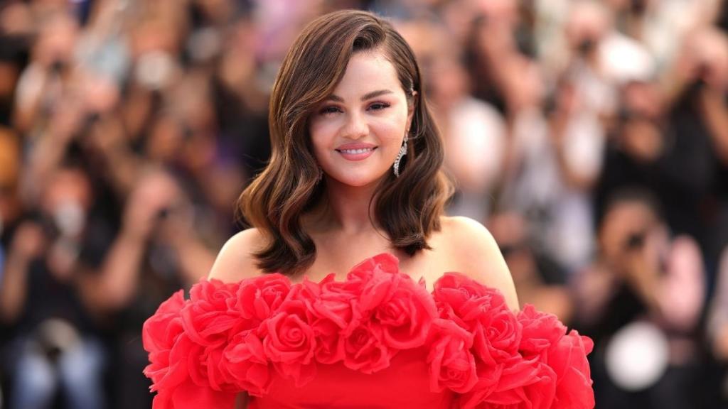 Selena Gomez Makes Her Directorial Debut on Wizards