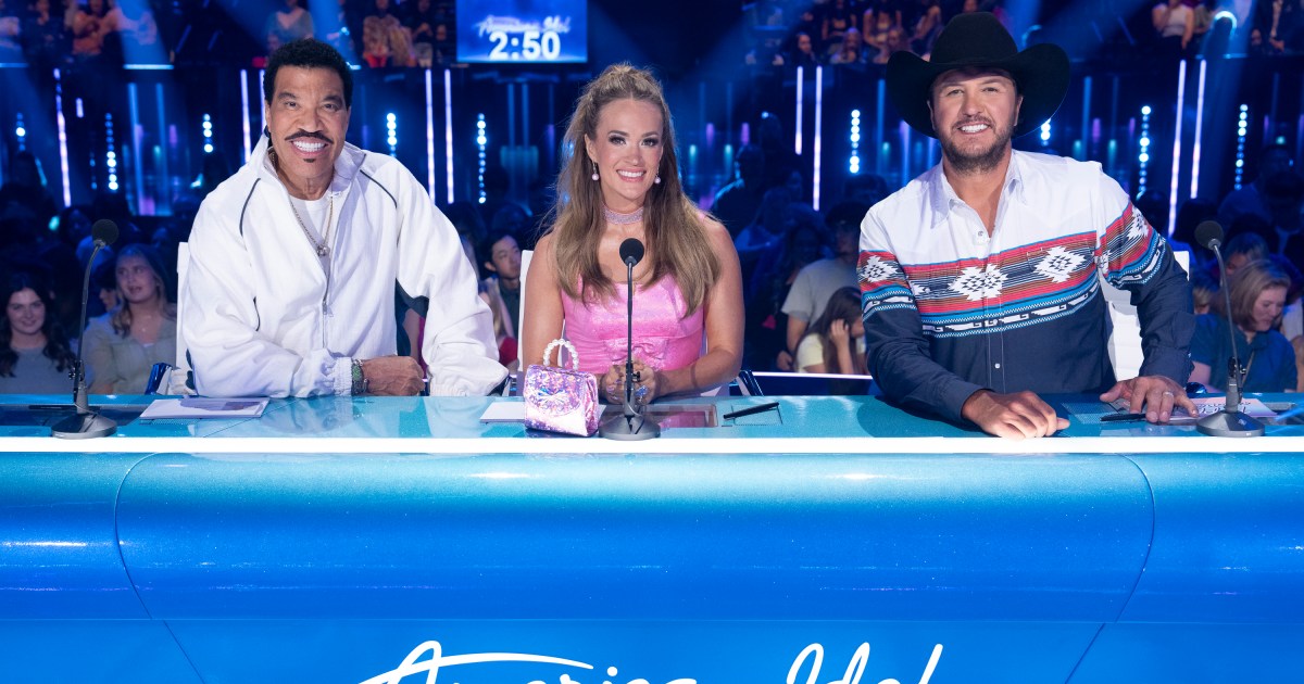 Luke Bryan Backs Carrie Underwood After Booing