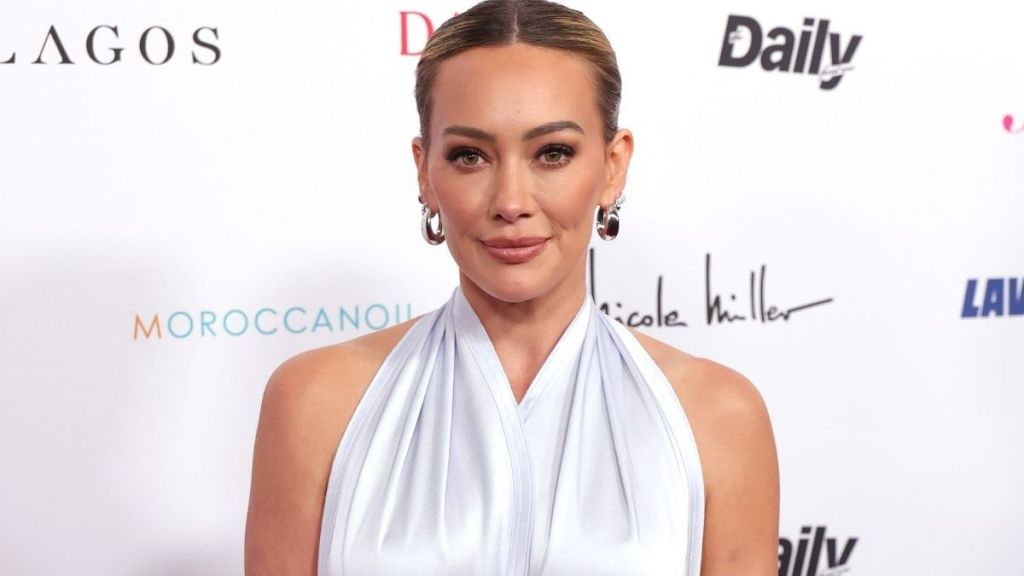 Hilary Duff's Completely Backless VB Dress Is Hanging by a Single Knot