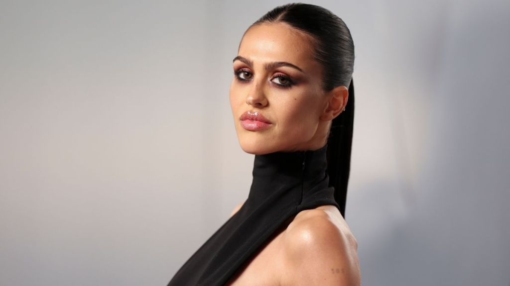 Amelia Gray's Micro Mini Shorts Gets a Little Too Daring for Shoot