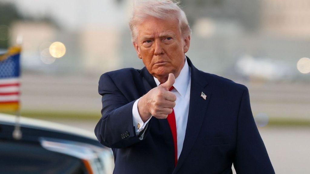 Donald Trump Sends a Warning to China Amid Iran War