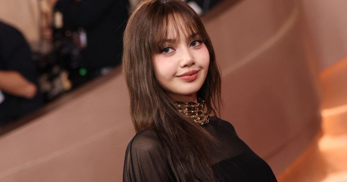 Blackpink’s Lisa Poses on a Ferrari in Ultra Minidress in&hellip;