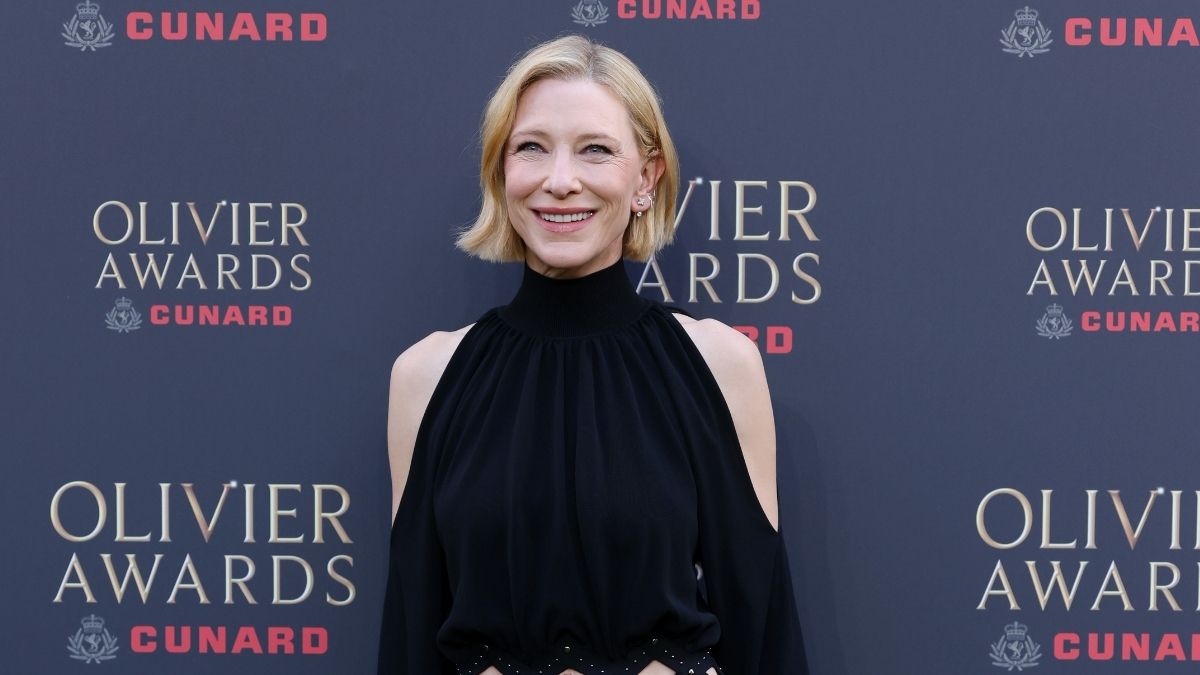 Cate Blanchett Flipping Middle Finger on Red Carpet Gets People Talking -  Reality Tea