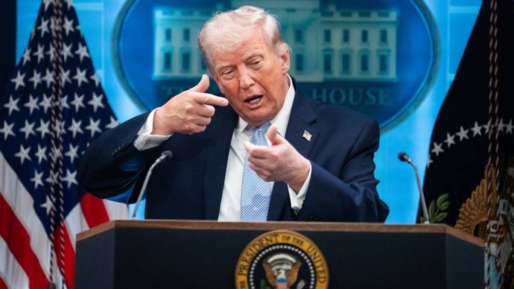 Donald Trump Sends Another Warning to Iran Amid Strait of Hormuz Opening