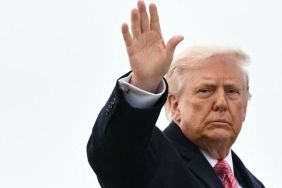 Donald Trump's Bruised Hand Spotted Again in New Photo