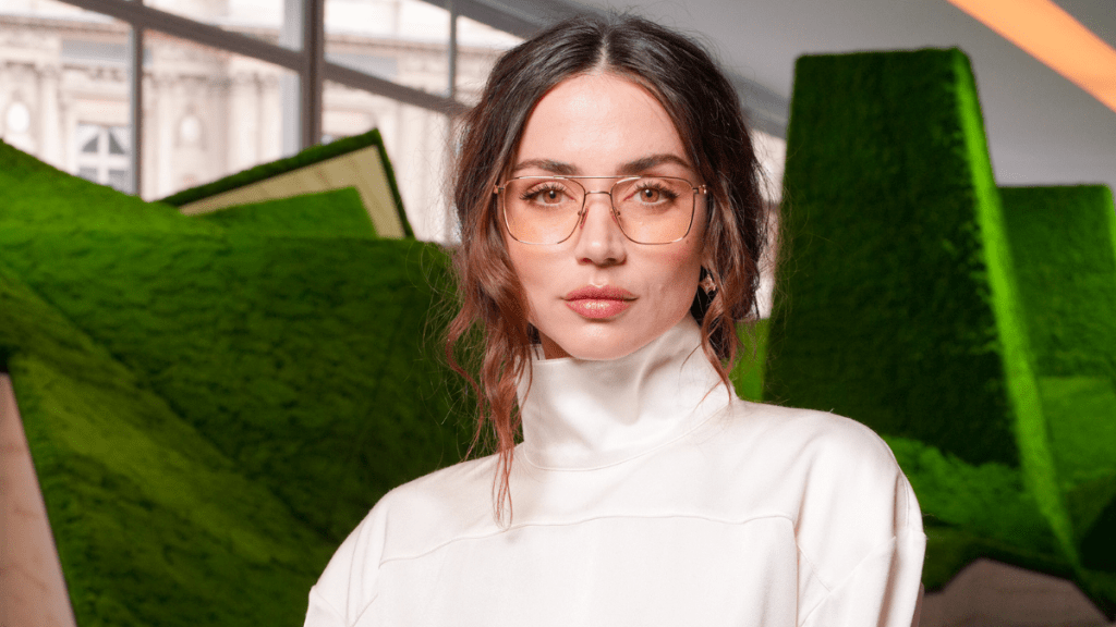 Ana de Armas's Fitted Knit Dress Pairs Perfectly With LV Fine Jewelry