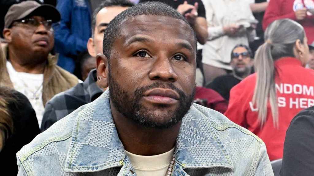 Boxer Floyd Mayweather Faces $105K Lawsuit Over Unpaid Private Jet Dues