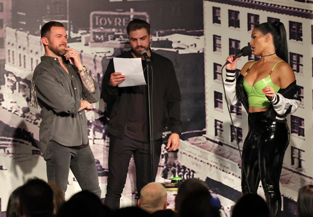 Brie and Nikki Bella Host a Live Edition of SiriusXM's The Bellas Podcast in Phoenix, AZ