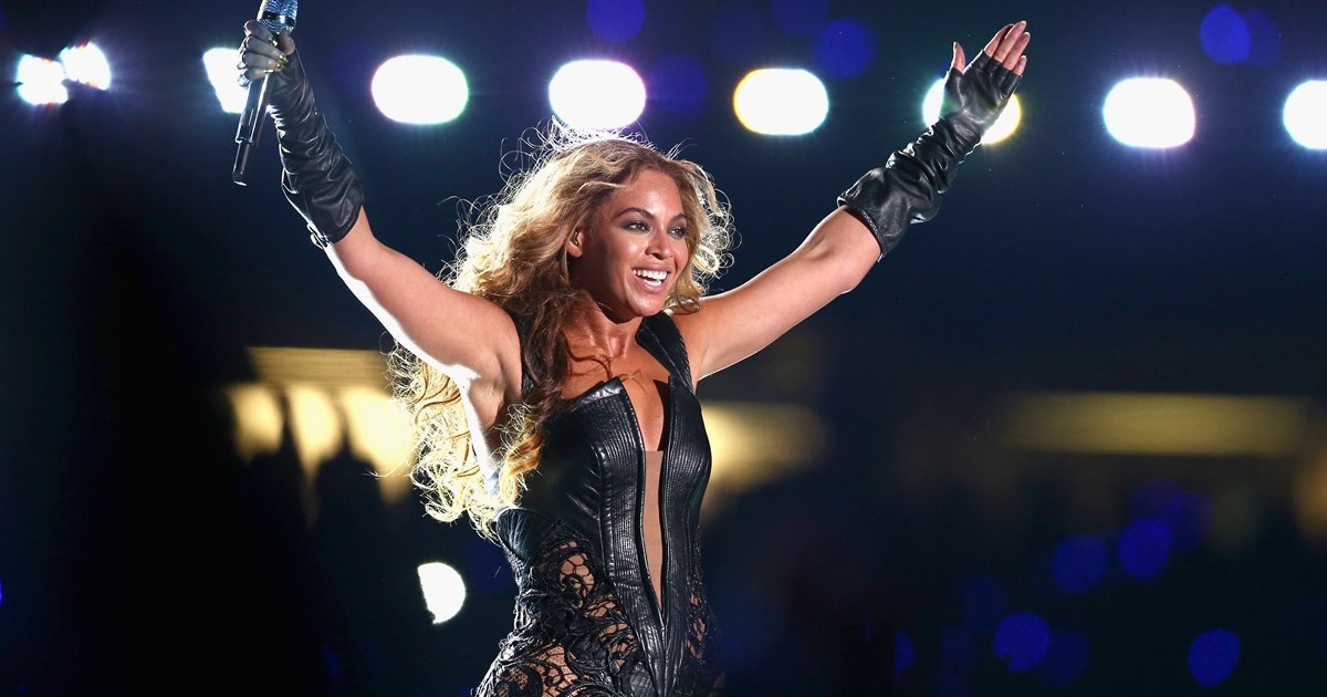 Beyonce’s Dramatic Plunging Gown Is Impossible to Miss