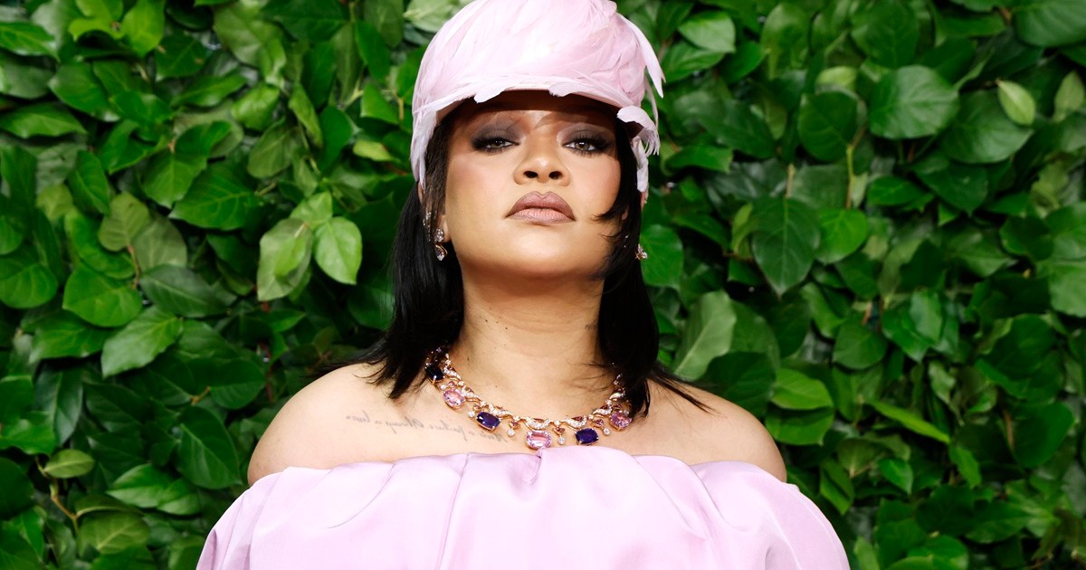 Rihanna’s Lacy Look Hits So Hard Fans Are Calling It ‘So Sick’