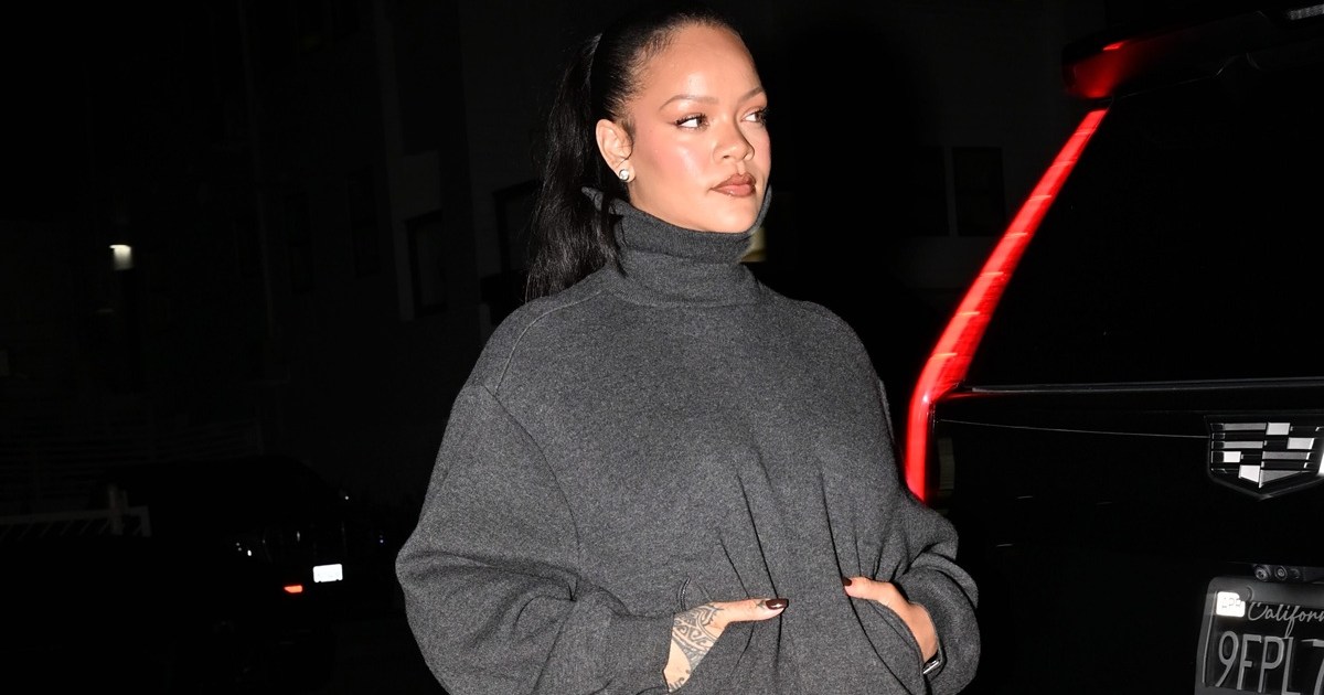 Rihanna’s Bold Lingerie Drop Is So Intense Fans Can’t Stop Saying ‘Hot Hot’