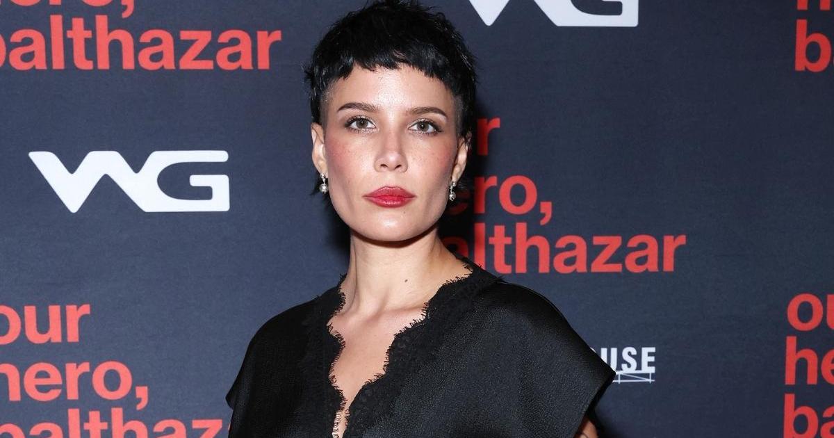 Halsey’s Plain Black Dress Gets a See-Through Lacy Twist for Screening