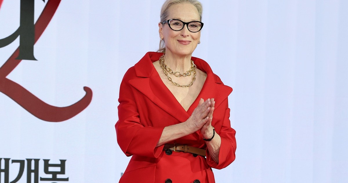 Meryl Streep Reveals She Is an 'Over-Involved' Grandmother of 6 Under 6