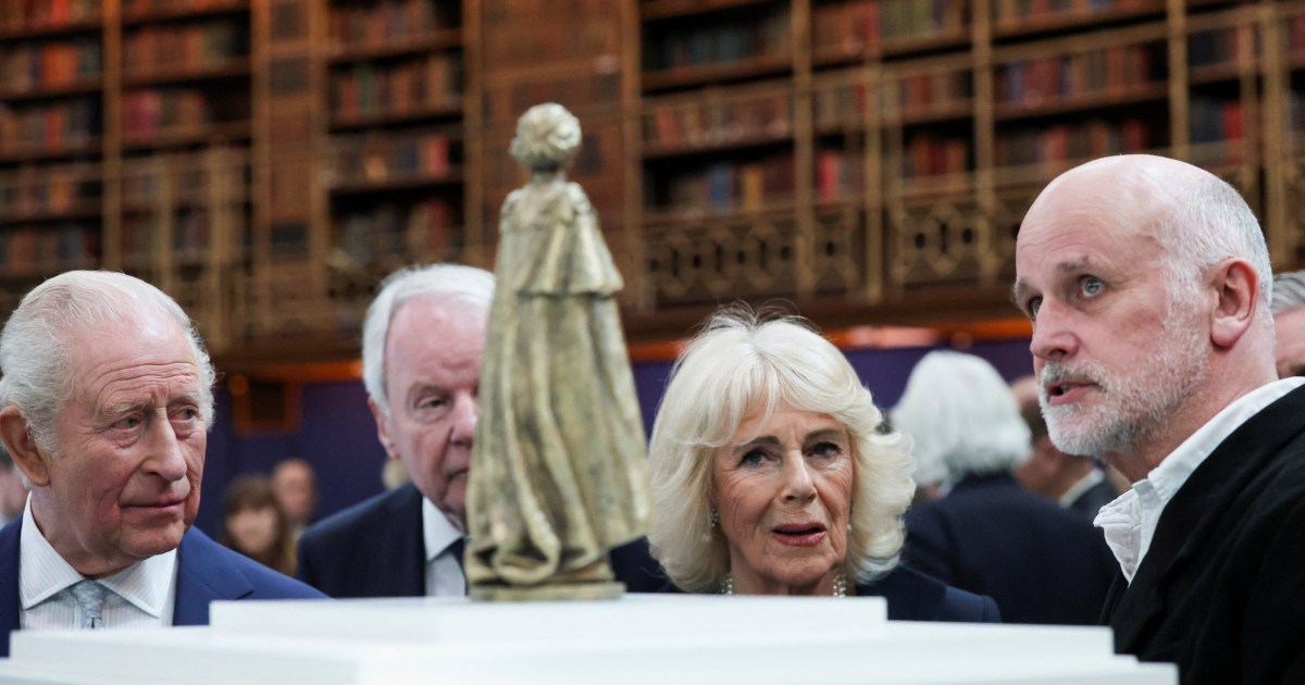 New Queen Elizabeth II Statue Leaves Royal Fans Upset