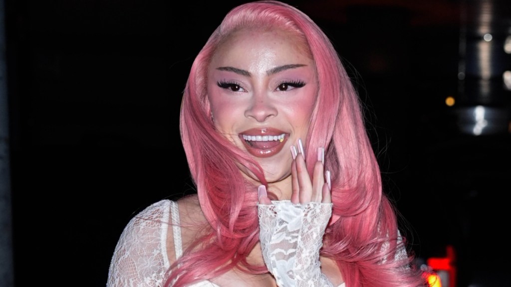 Ice Spice mini shorts Instagram