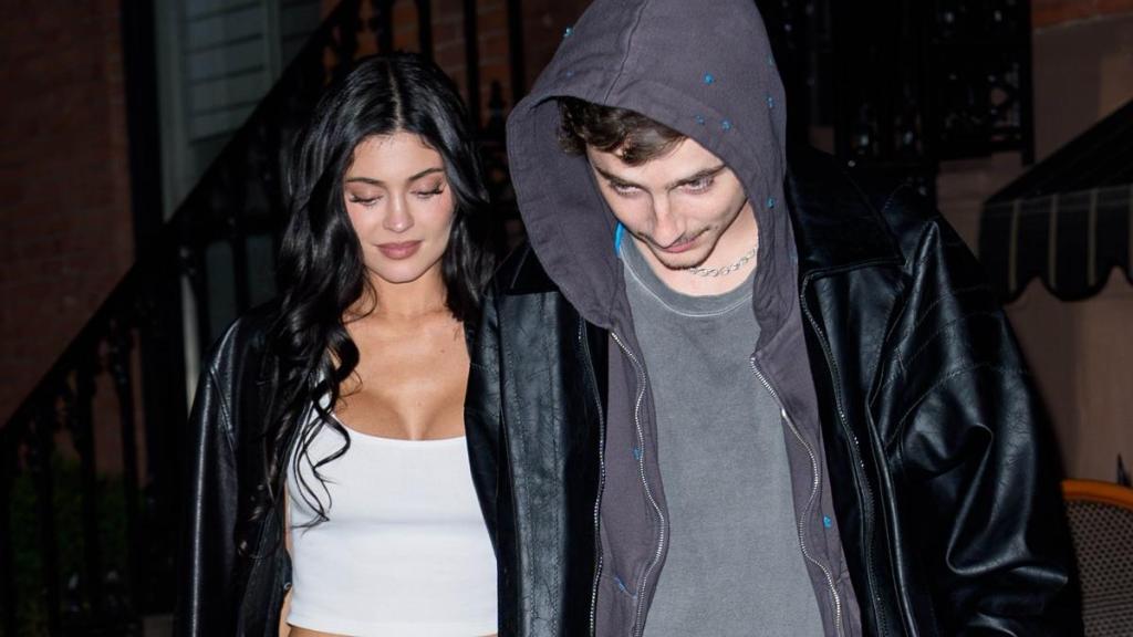 Timothee Chalamet's Move With Kylie Jenner During Knicks Game Captures Attention