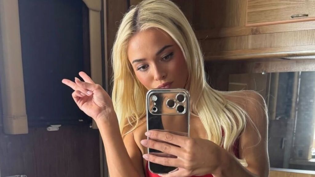 Livvy Dunne Channels Her Baywatch Avatar in Stunning Red Bodysuit Selfie