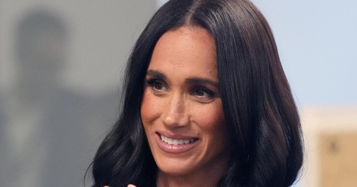 Meghan Markle Pairs Friends With Frank Micro Minidress With…