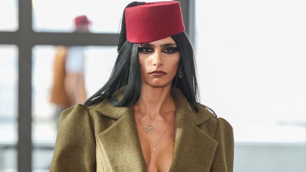 Mia Khalifa’s Daring Jumpsuit Leaves Little to the Imagination in New Photo Dump