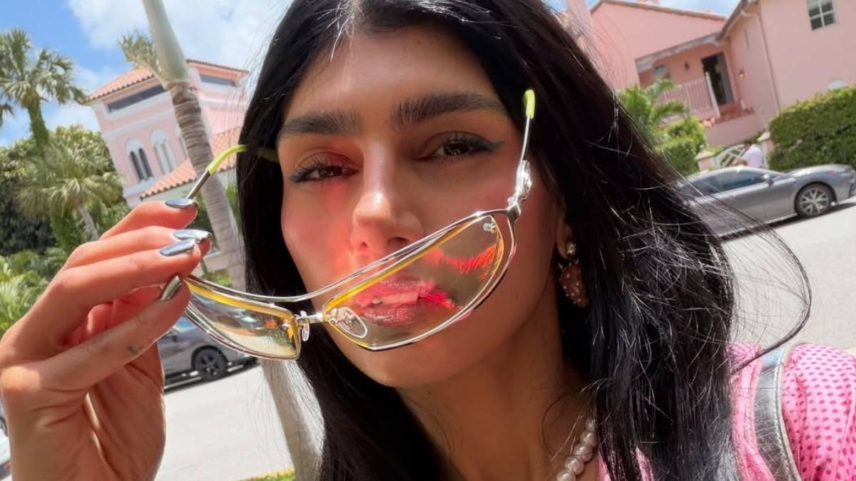 Mia Khalifa's Risqué String Bikini Is Almost Too Bold After PFW Debut ...