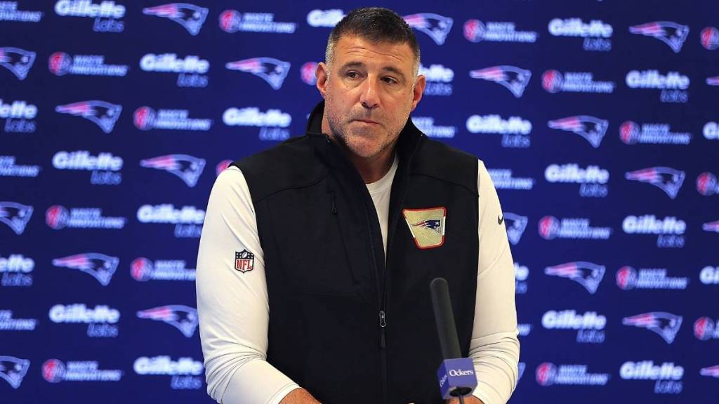 Mike Vrabel & Wife Reportedly Had 'Emergency Meeting' Amid Dianna Russini Scandal