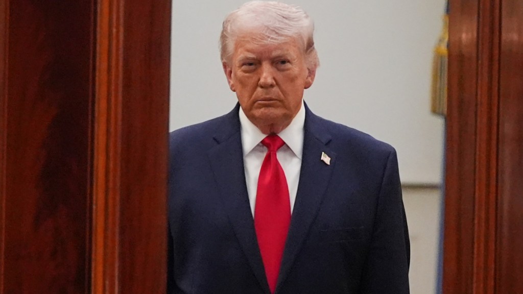 Donald Trump Criticized By US Politicians Over New Threat to Iran